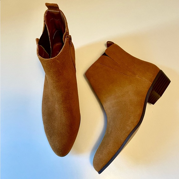 GAP Suede Ankle Boot, Side Zip, Almond Toe, 1 3/8” Heel, Caramel, Size 7, NWOT - Picture 3 of 8